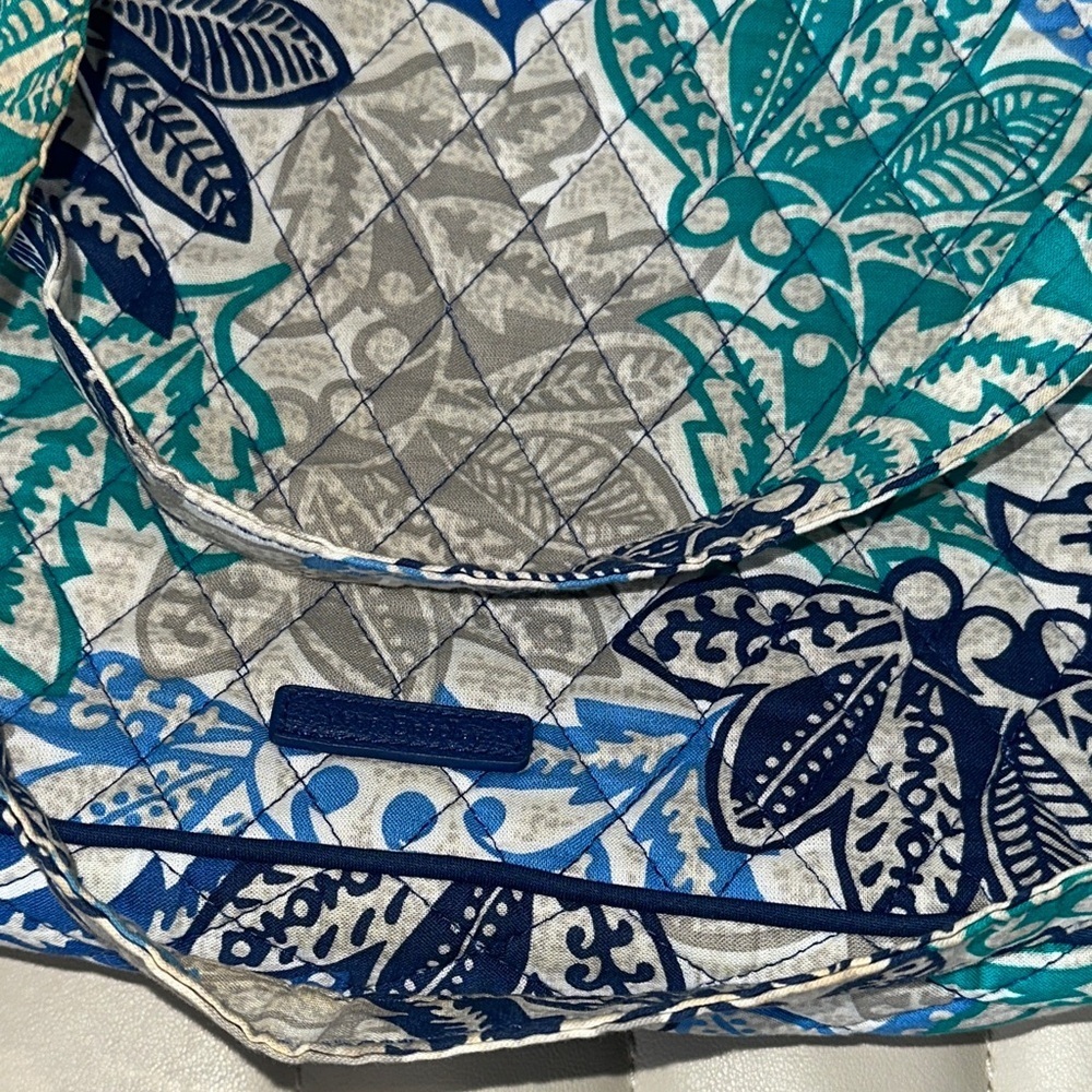 Vera Bradley Santiago Pattern Triple Zip Hipster Crossbody Bag Summer 2017 EUC - Picture 2 of 16